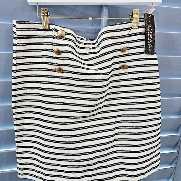 RAMPAGE Black and white striped skirt size 11 - Picture 6 of 6